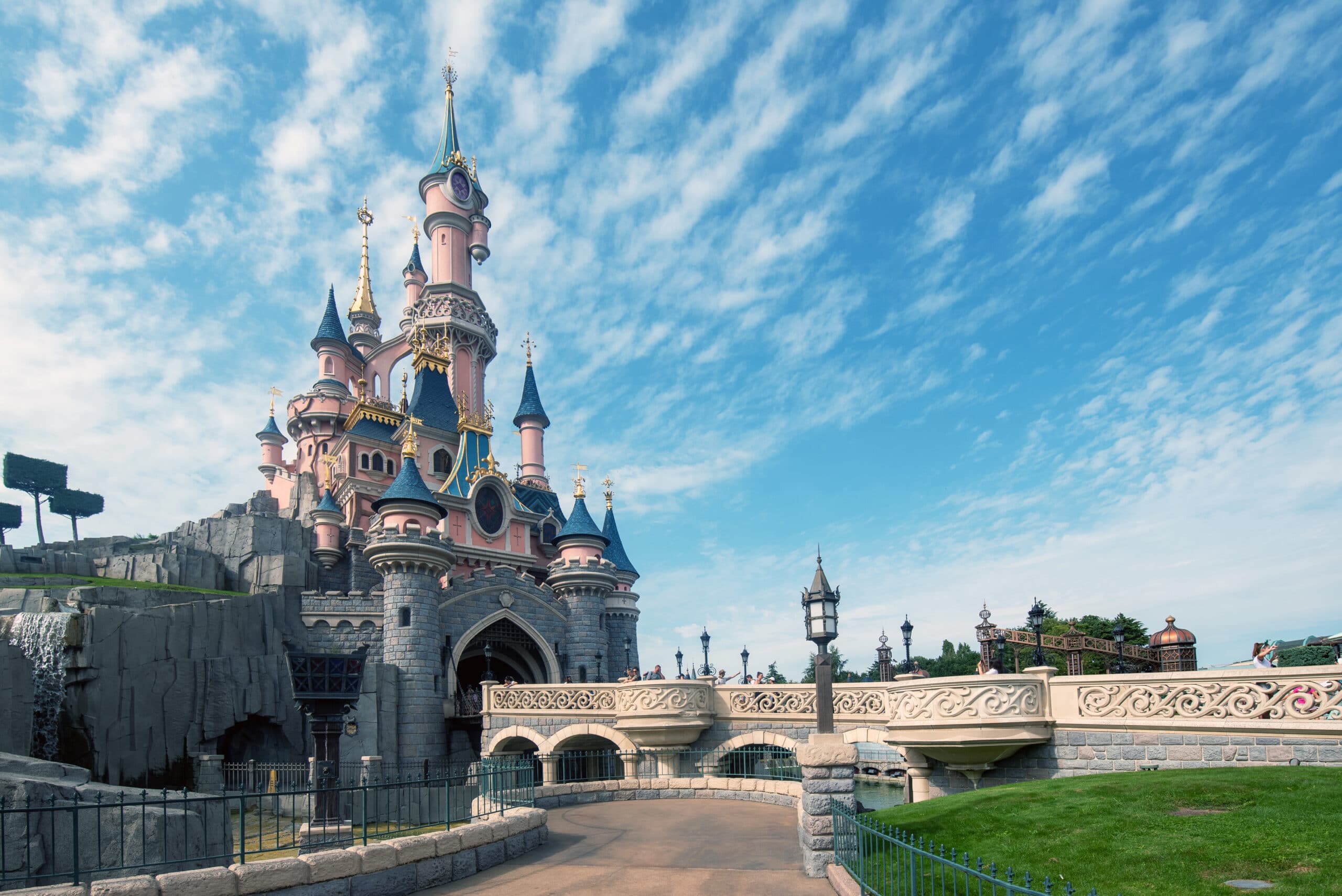 Visuale sinistra del Castello della Bella Addormentata a Disneyland Paris