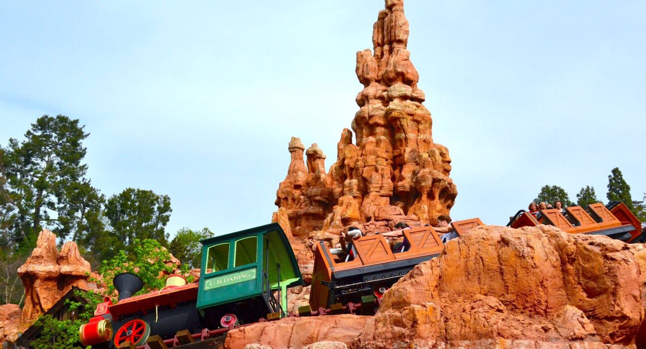 Big Thunder Mountain Railroad a Frontierland a Disneyland Park in California