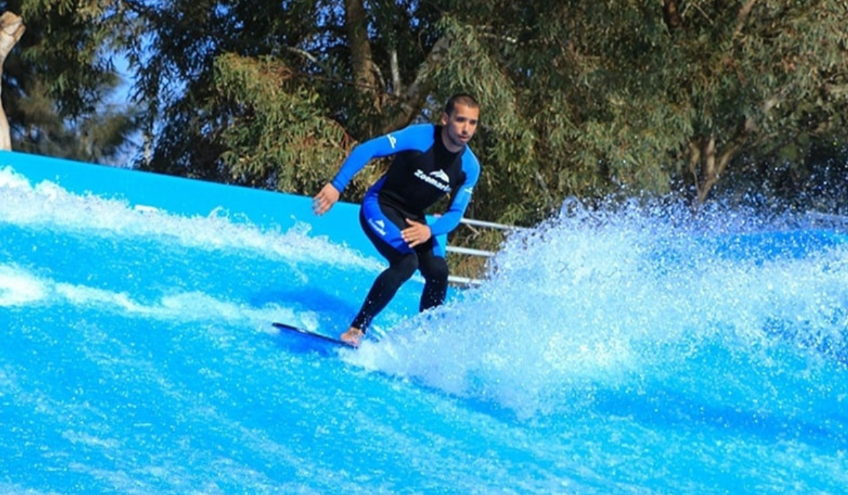 Attrazione Flow Rider: simulatore di surf a Zoomarine