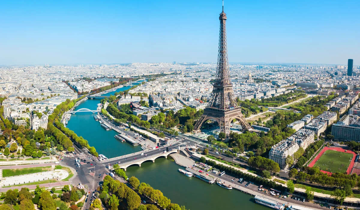 Parigi vista panoramica dall'alto. Leggi la guida completa sulle 15 cose da fare.