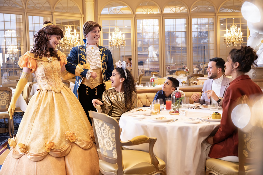 Ristorante La Table de Lumière dove puoi incontrare i personaggi Disney e mangiare le specialità gastronomiche francesi