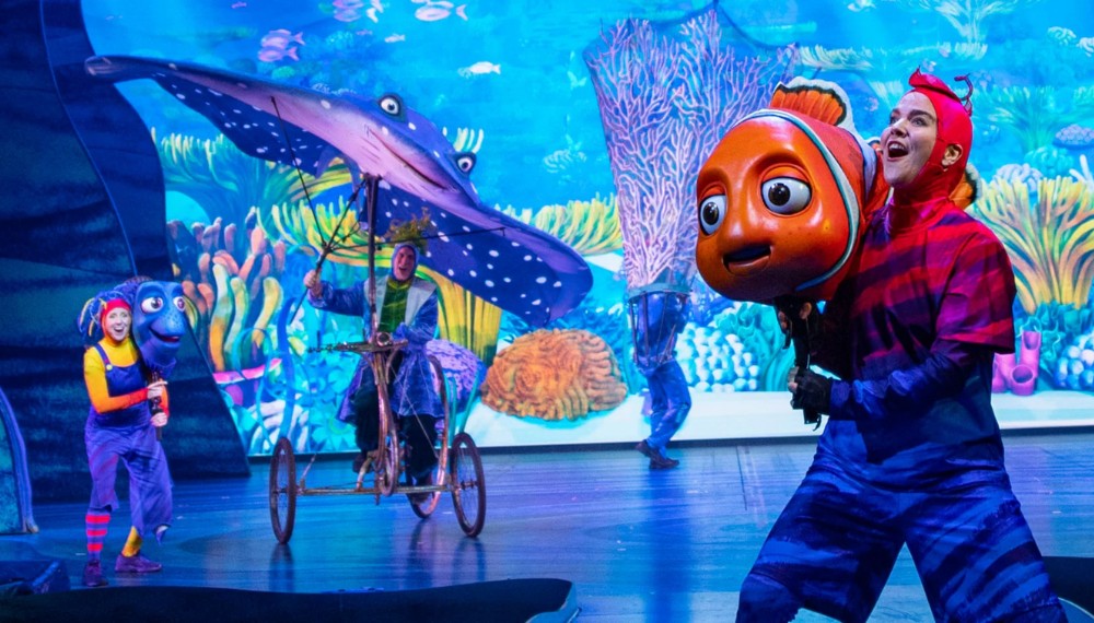 Spettacolo con marionette Finding Nemo: the big blue and beyond
